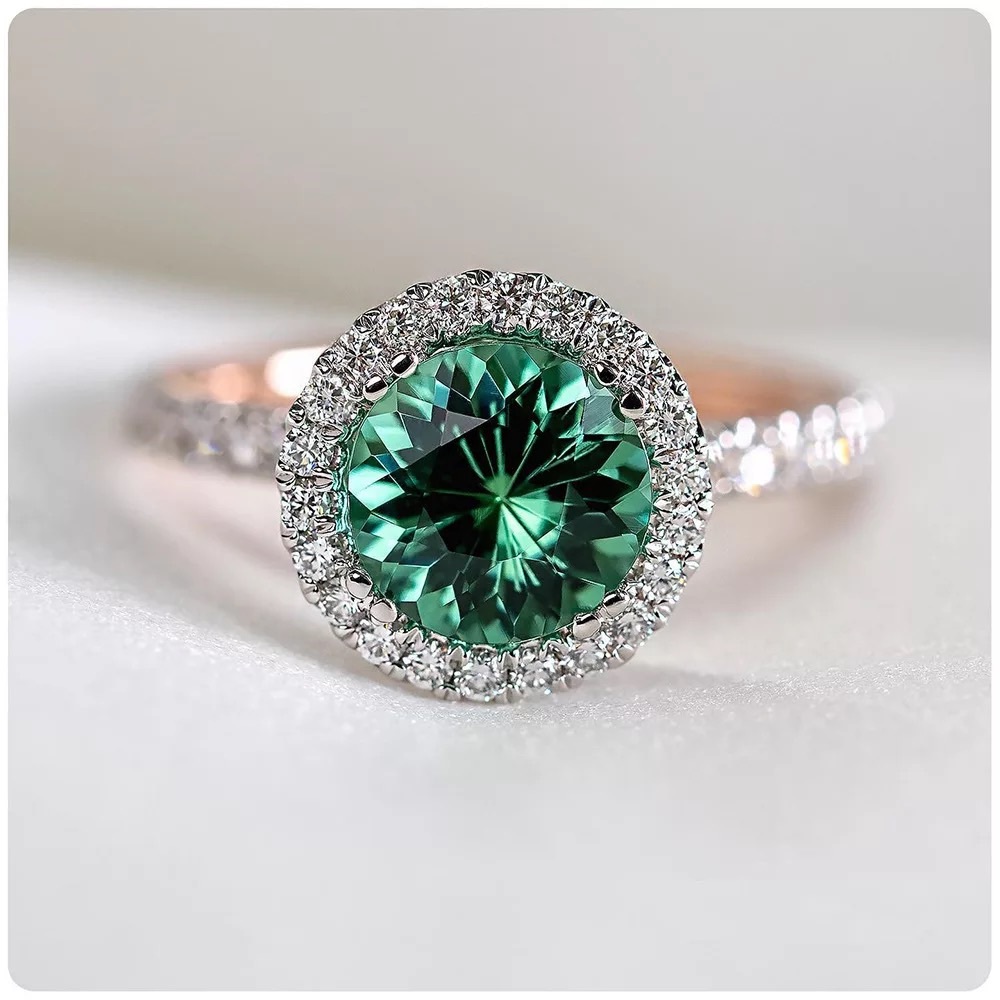 New Women’s Rose Gold Plated Emerald Ring - Picture 2 of 5
